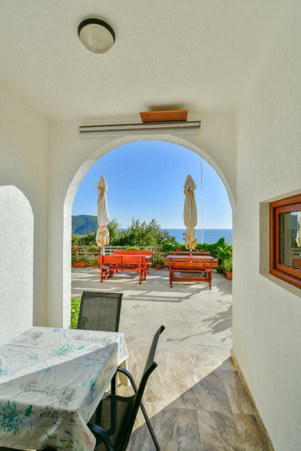 Pataki Guesthouse Petrovac Ngoại thất bức ảnh