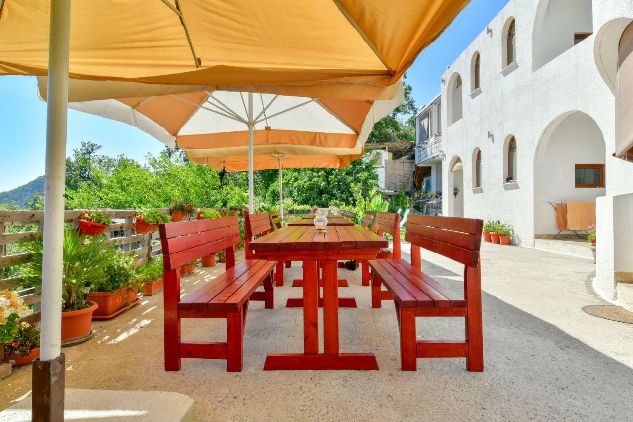 Pataki Guesthouse Petrovac Ngoại thất bức ảnh
